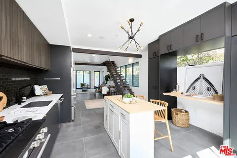 $1,995,000 | 748 Brooks Avenue, Venice, CA 90291