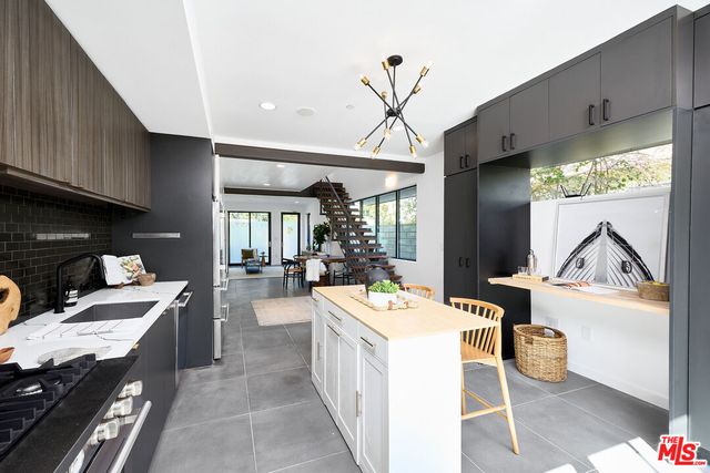 $1,995,000 | 748 Brooks Avenue, Venice, CA 90291