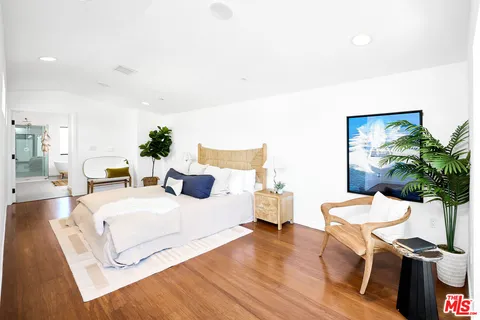 $1,995,000 | 748 Brooks Avenue, Venice, CA 90291