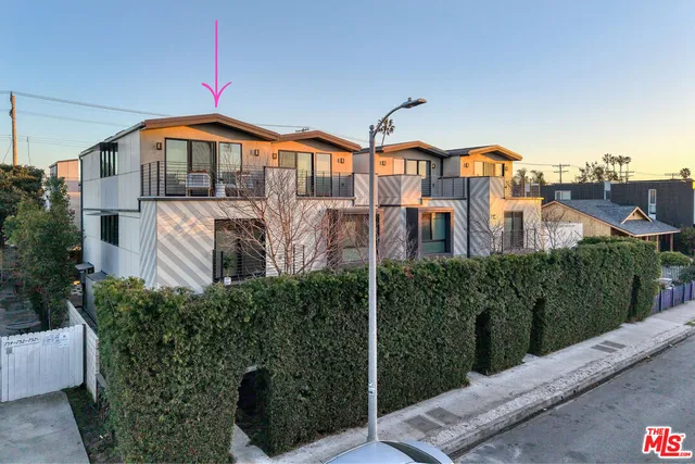 $1,995,000 | 748 Brooks Avenue, Venice, CA 90291