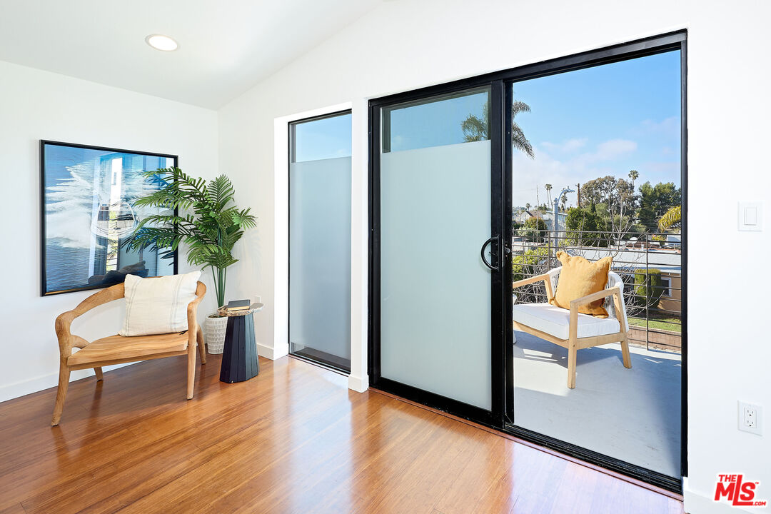 748 Brooks Avenue Venice, CA 90291 - Photo 23 of 38