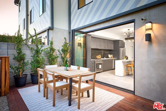 $1,995,000 | 748 Brooks Avenue, Venice, CA 90291