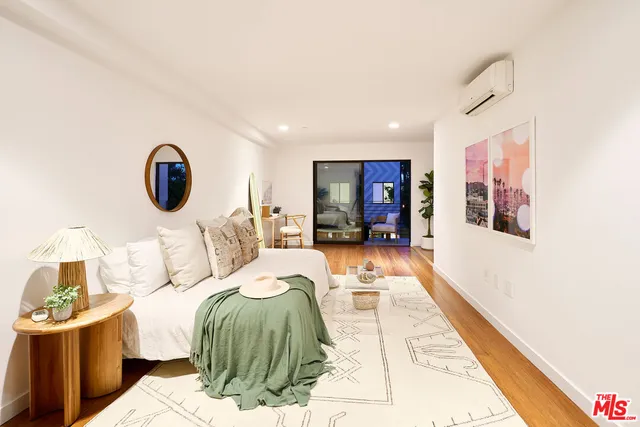 $1,995,000 | 748 Brooks Avenue, Venice, CA 90291