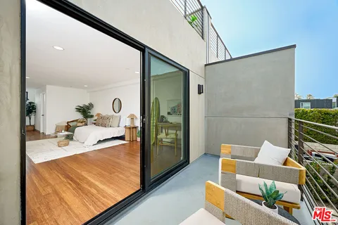 $1,995,000 | 748 Brooks Avenue, Venice, CA 90291