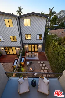 $1,995,000 | 748 Brooks Avenue, Venice, CA 90291