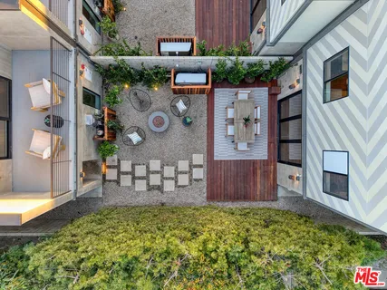 $1,995,000 | 748 Brooks Avenue, Venice, CA 90291