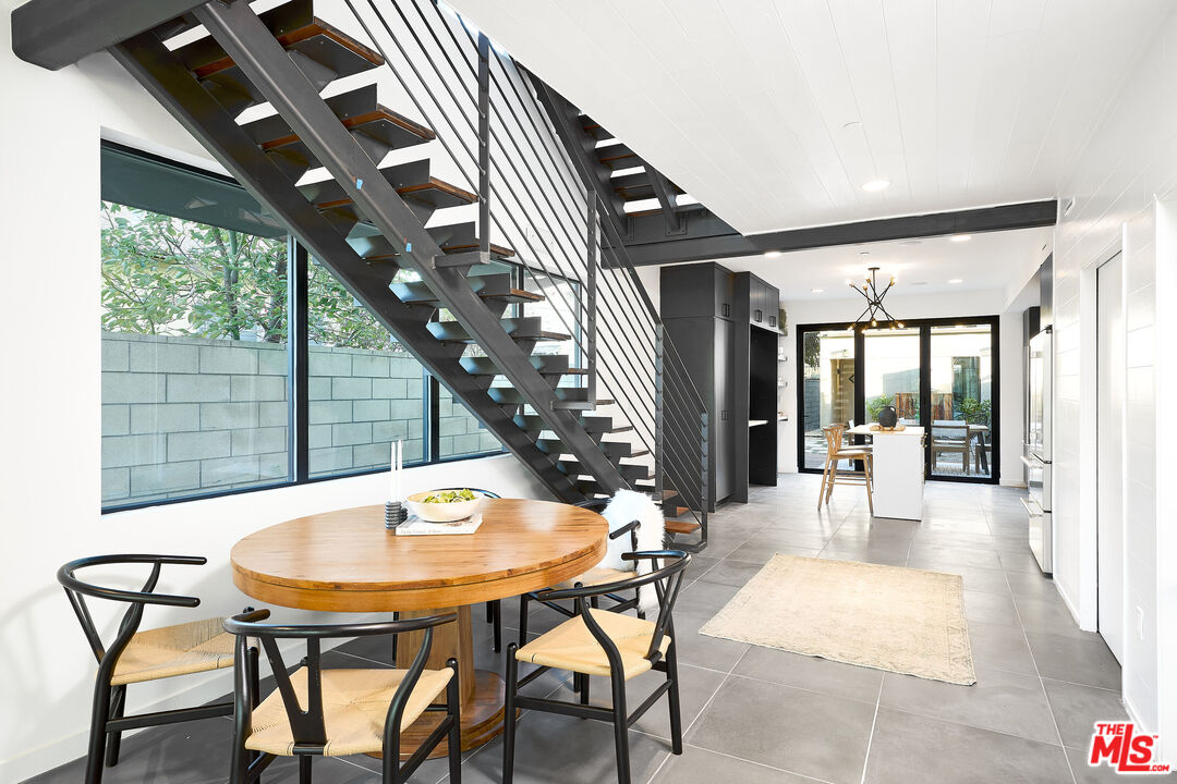 748 Brooks Avenue Venice, CA 90291 - Photo 6 of 38