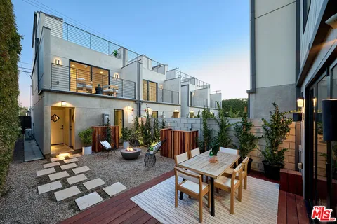 $1,995,000 | 748 Brooks Avenue, Venice, CA 90291