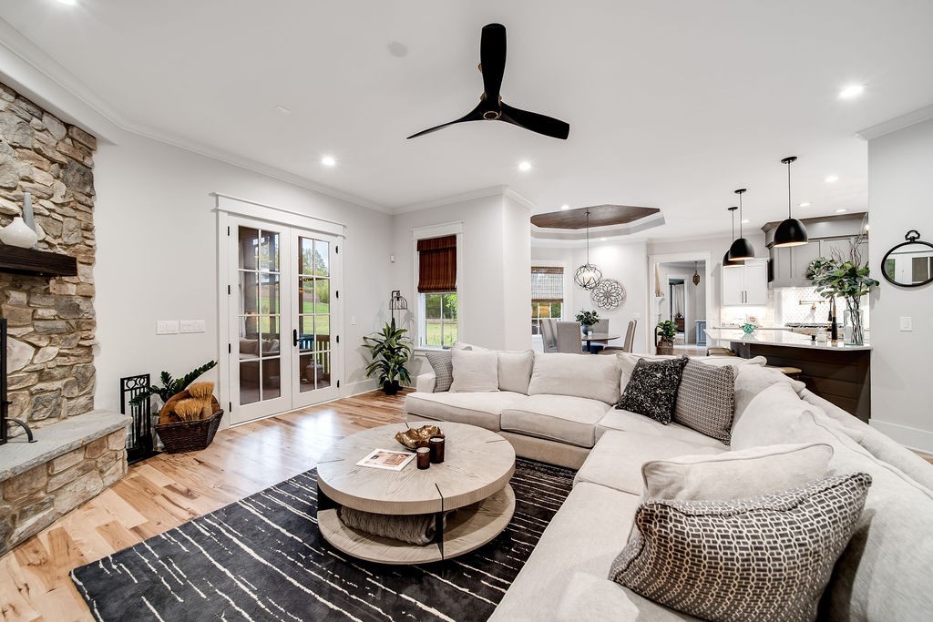 108 Alpine Court Franklin, TN 37069 - Photo 19 of 42 a living room with furniture and a table