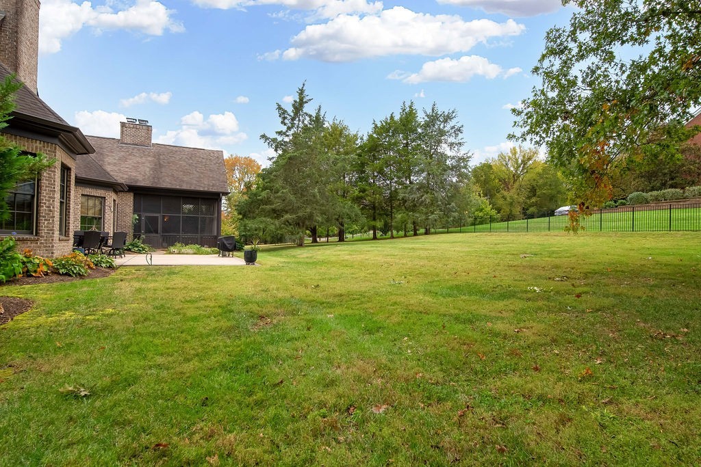 108 Alpine Court Franklin, TN 37069 - Photo 40 of 42 a view of a fountain in front of a house