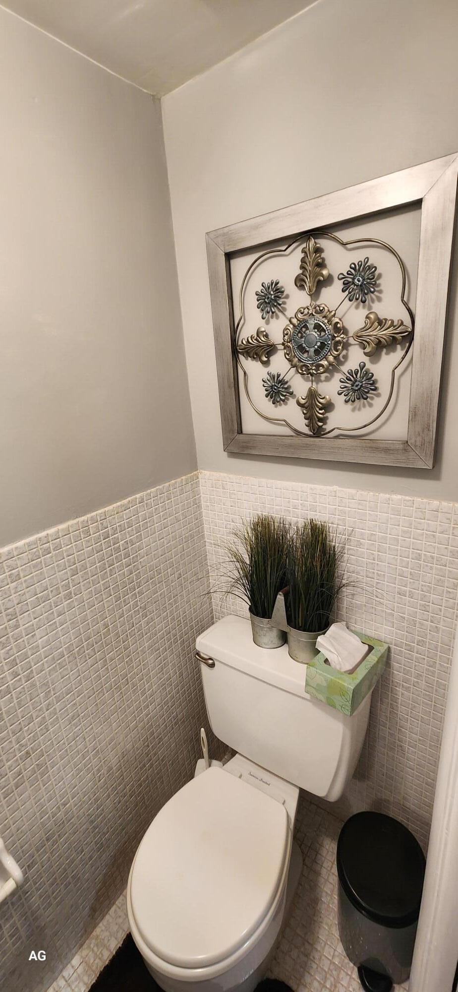 15 Southeast 13th Street, Unit D3 Boca Raton, FL 33432 - Photo 28 of 36 Half bath