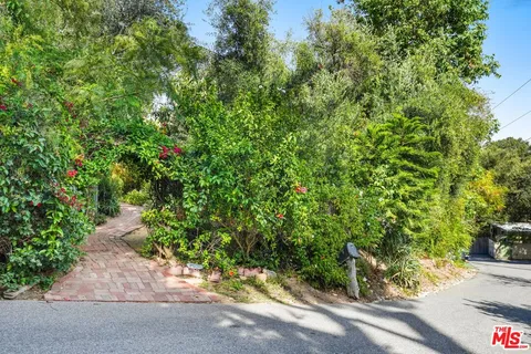 $1,999,000 | 754 Basin Drive, Topanga, CA 90290