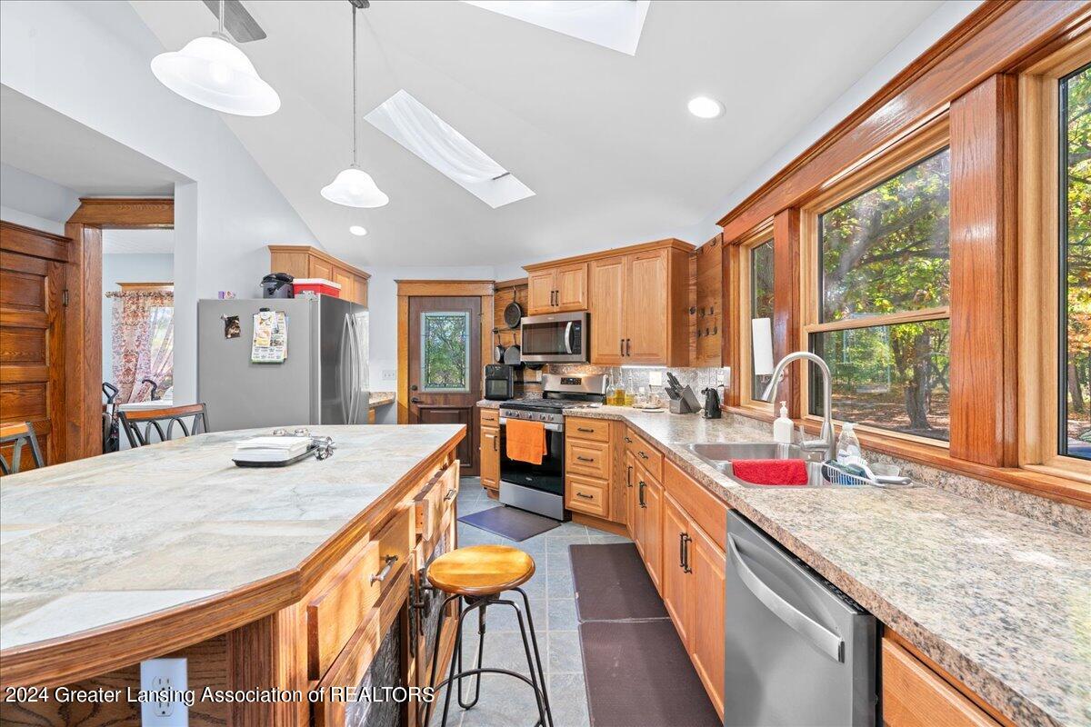5810 South Royston Road Eaton Rapids, MI 48827 - Photo 16 of 61 5810 S Royston Rd