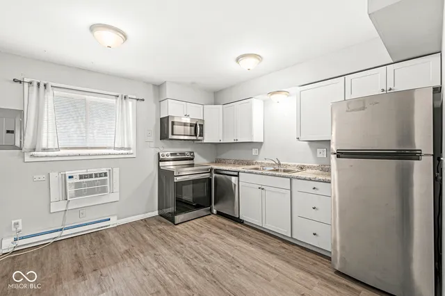 $995 | 10301 Medallion Drive, Unit 262, Indianapolis, IN 46231