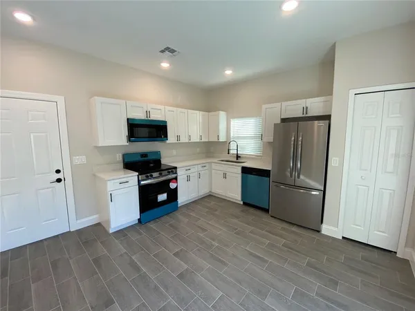$2,295 | 732 South Lee Avenue, Orlando, FL 32805