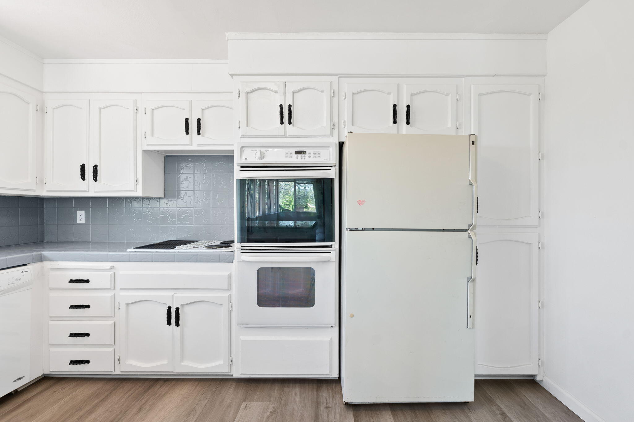 8741 Prospectors Road Redding, CA 96001 - Photo 14 of 60 Kitchen