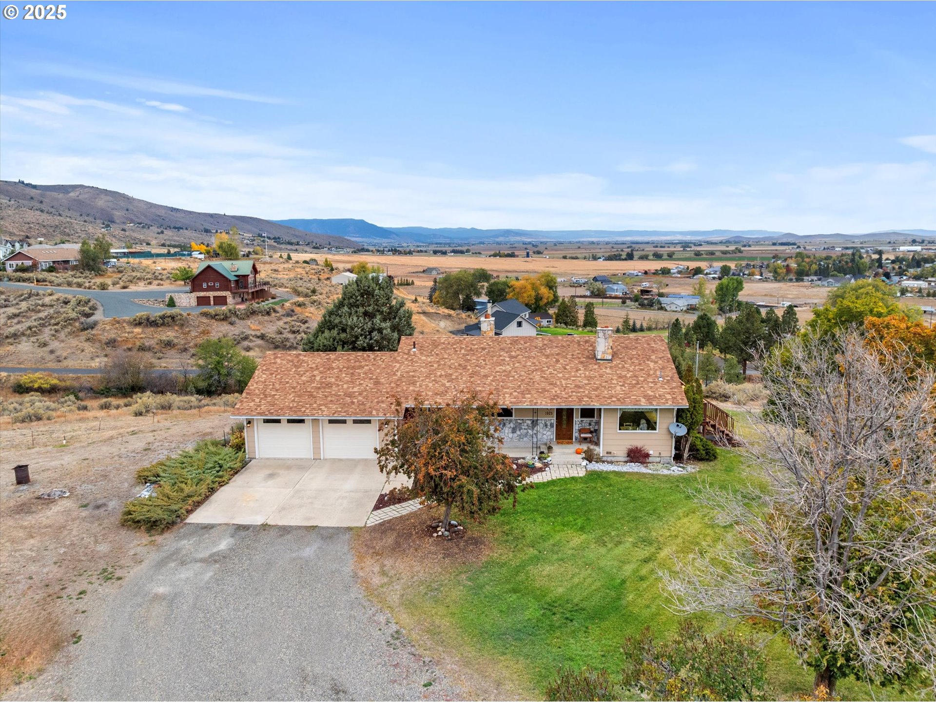 1025 17th Street Baker City, OR 97814 - Photo 4 of 48 an aerial view of multiple house