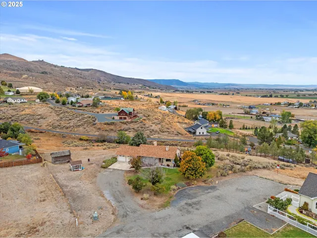 a view of houses with outdoor space