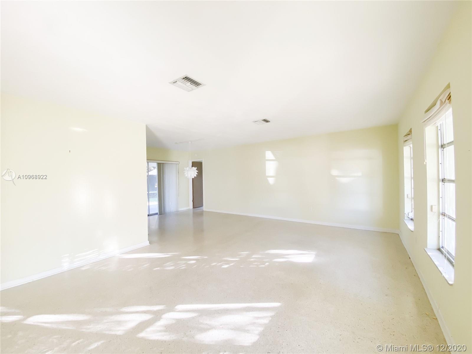 960 Northwest 4th Avenue Boca Raton, FL 33432 - Photo 2 of 19