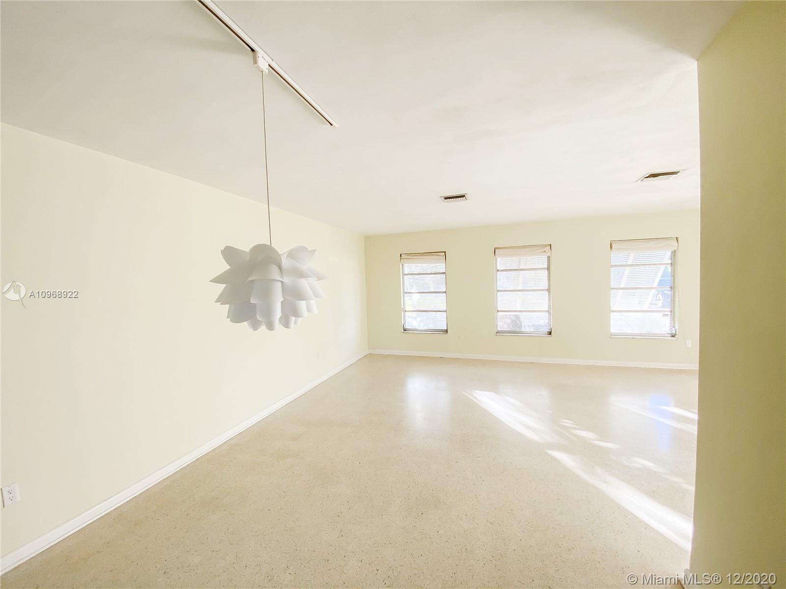 960 Northwest 4th Avenue Boca Raton, FL 33432 - Photo 3 of 19