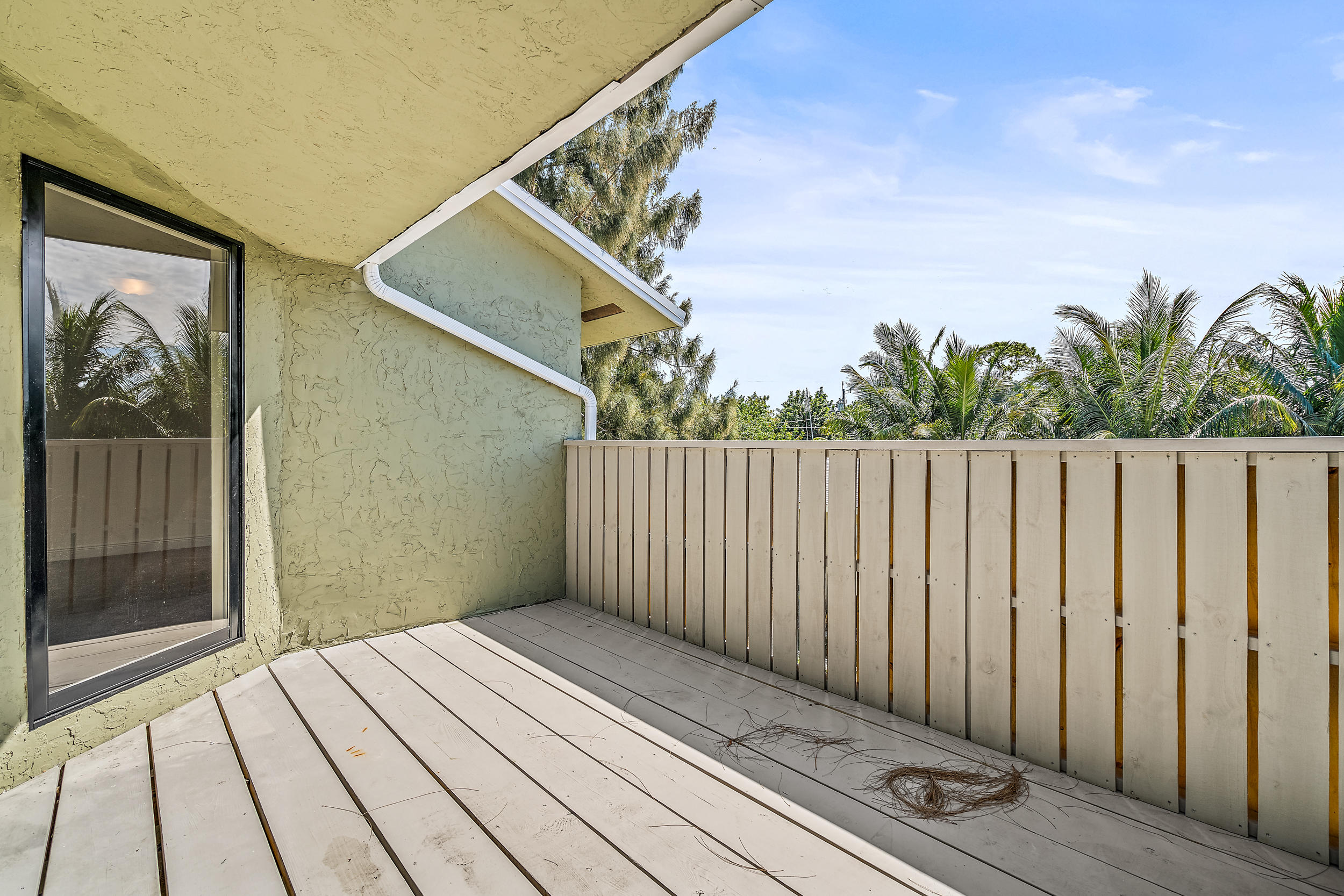 4424 Steven Rd Lake Lake Worth, FL 33461 - Photo 11 of 15 2nd Floor Balcony