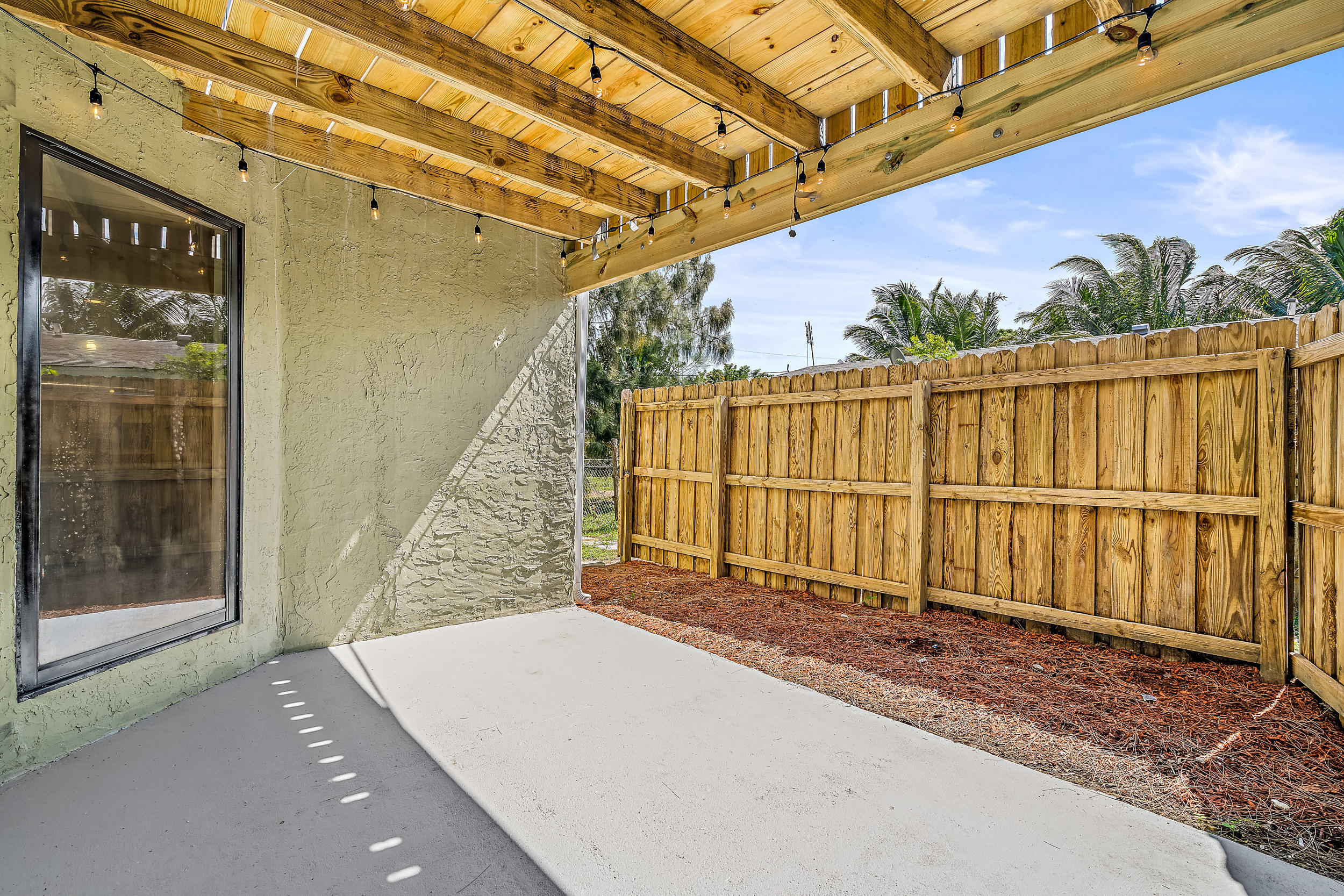 4424 Steven Rd Lake Lake Worth, FL 33461 - Photo 14 of 15 1st Floor Patio