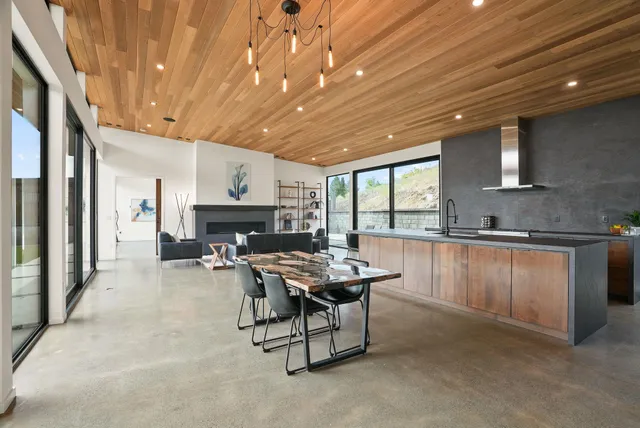 $1,249,000 | 7411 North Quamish Drive, Spokane, WA 99208