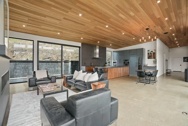 $1,249,000 | 7411 North Quamish Drive, Spokane, WA 99208