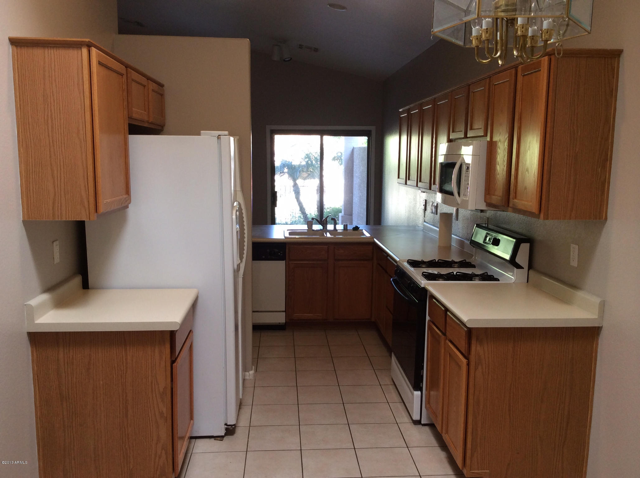 3248 East Fremont Road Phoenix, AZ 85042 - Photo 9 of 14 Kitchen 4