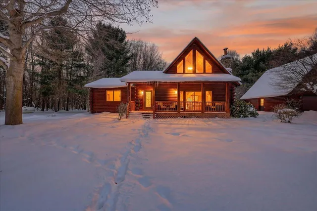 $650,000 | 724 Spruce Hollow Drive, Middleville, MI 49333