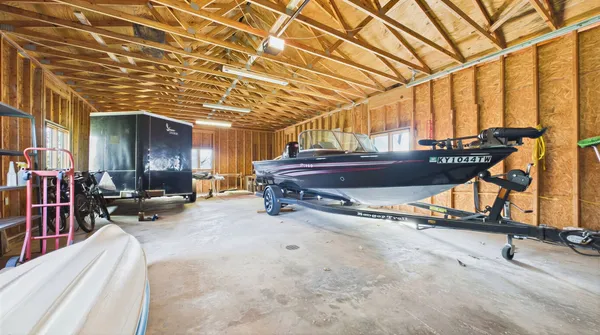 $868,000 | 251 Driftwood Drive, Cadiz, KY 42211