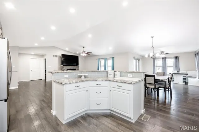 $439,900 | 2620 Vulliet Road, Highland, IL 62249