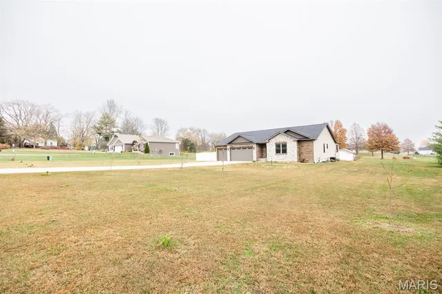 $439,900 | 2620 Vulliet Road, Highland, IL 62249