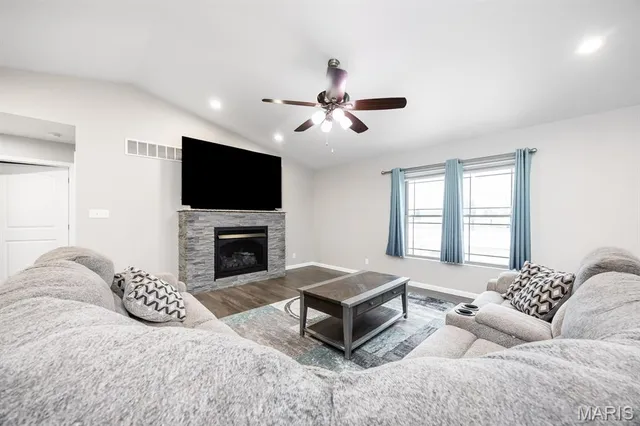 $439,900 | 2620 Vulliet Road, Highland, IL 62249