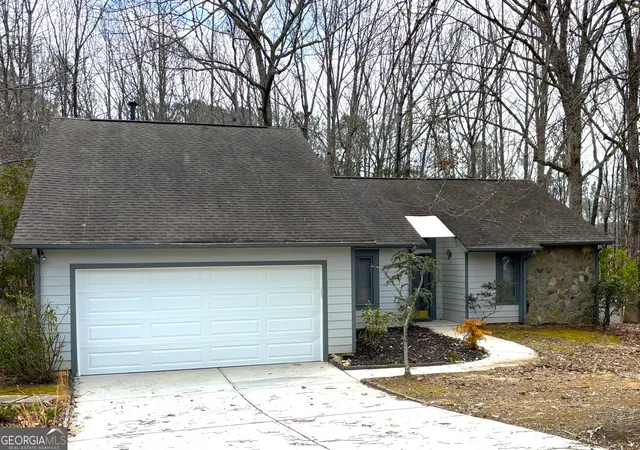 $2,150 | 332 Brooke Wood Drive, Peachtree City, GA 30269