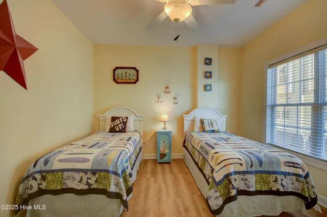 $925,000 | 215 Summer Winds Place, Surf City, NC 28445