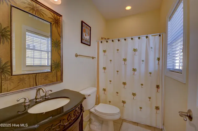 $925,000 | 215 Summer Winds Place, Surf City, NC 28445