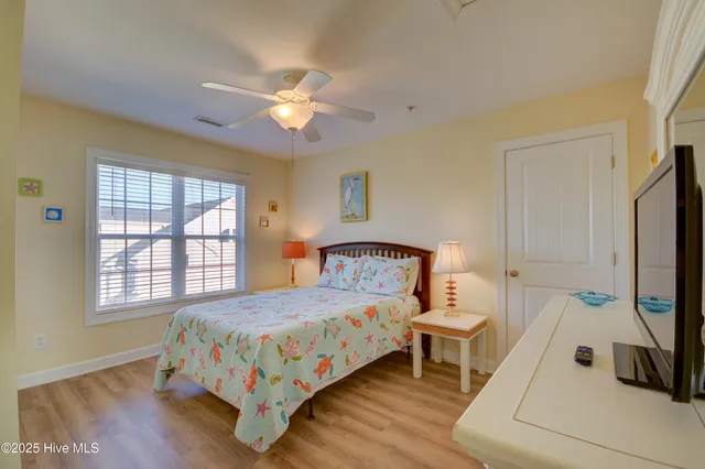 $925,000 | 215 Summer Winds Place, Surf City, NC 28445