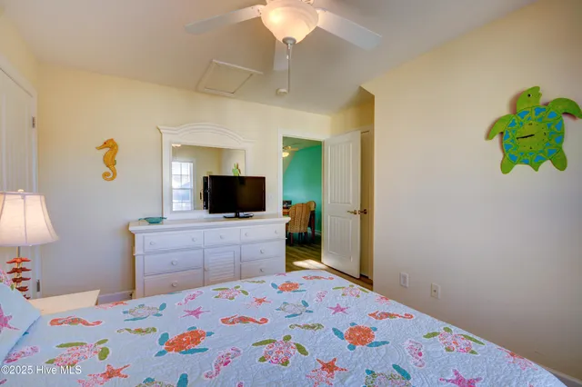 $925,000 | 215 Summer Winds Place, Surf City, NC 28445