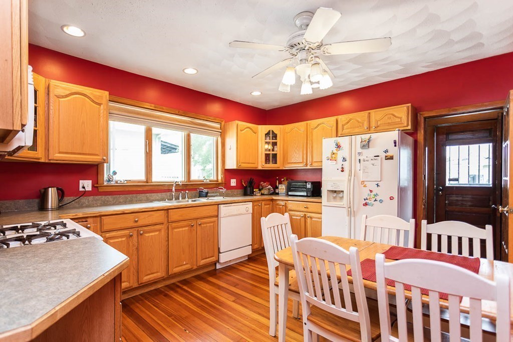 46-48 Sunset Road Somerville, MA 02144 - Photo 4 of 40 Gallery Image 4