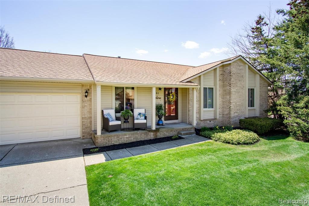 81 Foxboro Drive Rochester Hills, MI 48309 - Photo 3 of 34