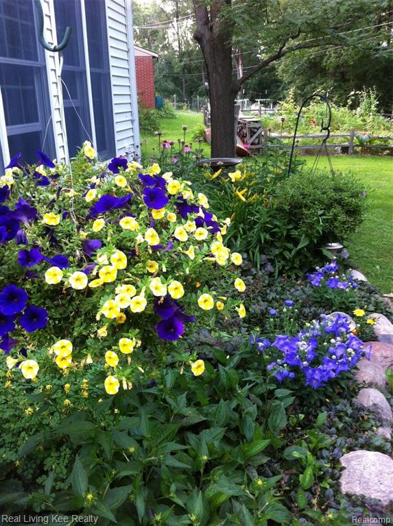 354 Texas Avenue Rochester Hills, MI 48309 - Photo 19 of 62