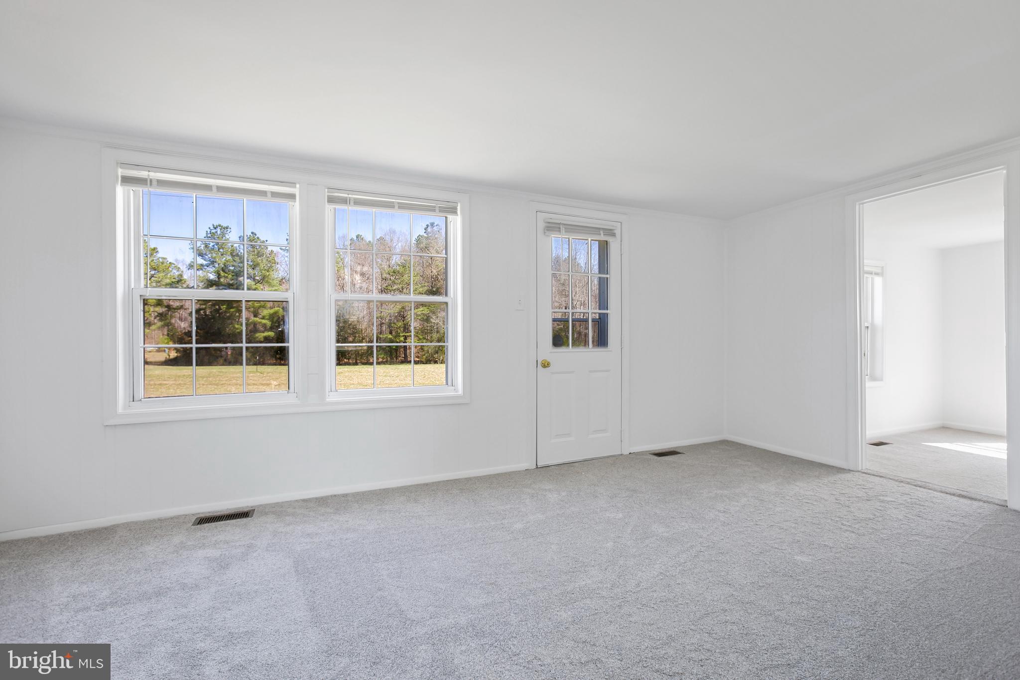22176 Landora Bridge Road Ruther Glen, VA 22546 - Photo 5 of 36 Gallery Image 5