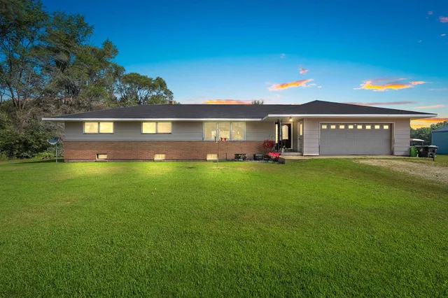 $660,000 | E7206 Magolski Road, Marion, WI 54950