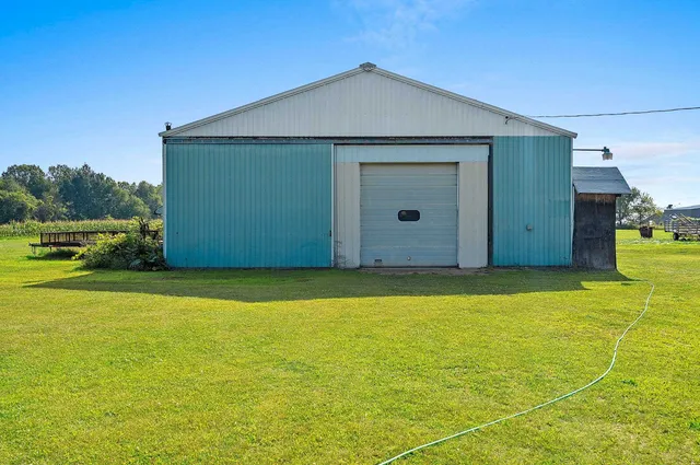 $660,000 | E7206 Magolski Road, Marion, WI 54950