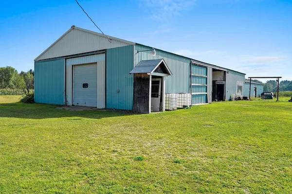 $660,000 | E7206 Magolski Road, Marion, WI 54950