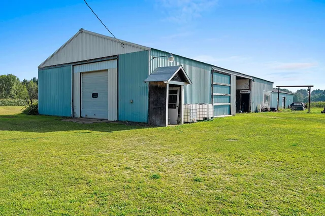 $660,000 | E7206 Magolski Road, Marion, WI 54950