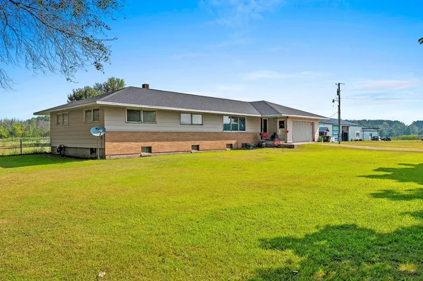 $660,000 | E7206 Magolski Road, Marion, WI 54950