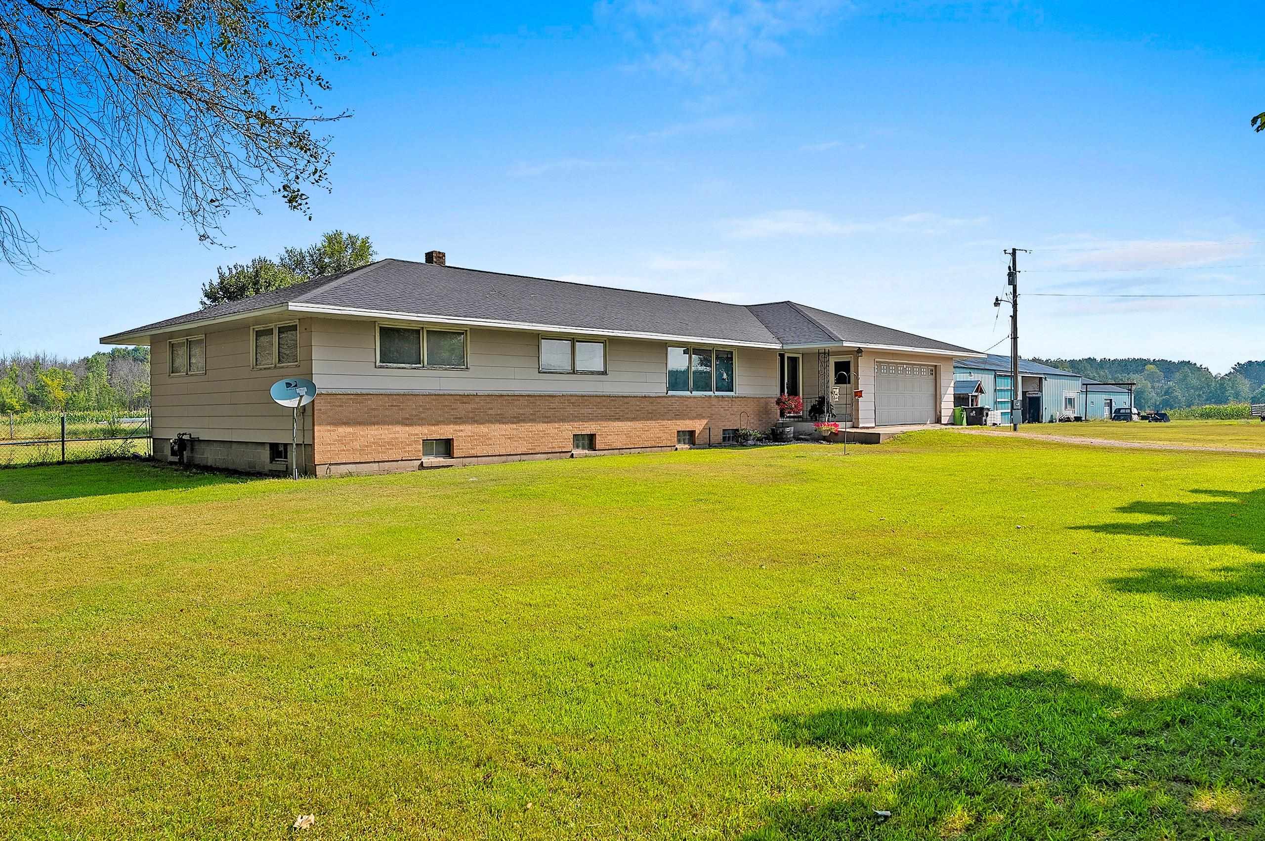 E7206 Magolski Road Marion, WI 54950 - Photo 3 of 42