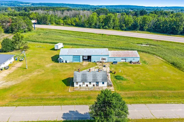 $660,000 | E7206 Magolski Road, Marion, WI 54950